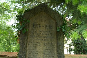 Denkmal auf dem Friedhof Altenhain