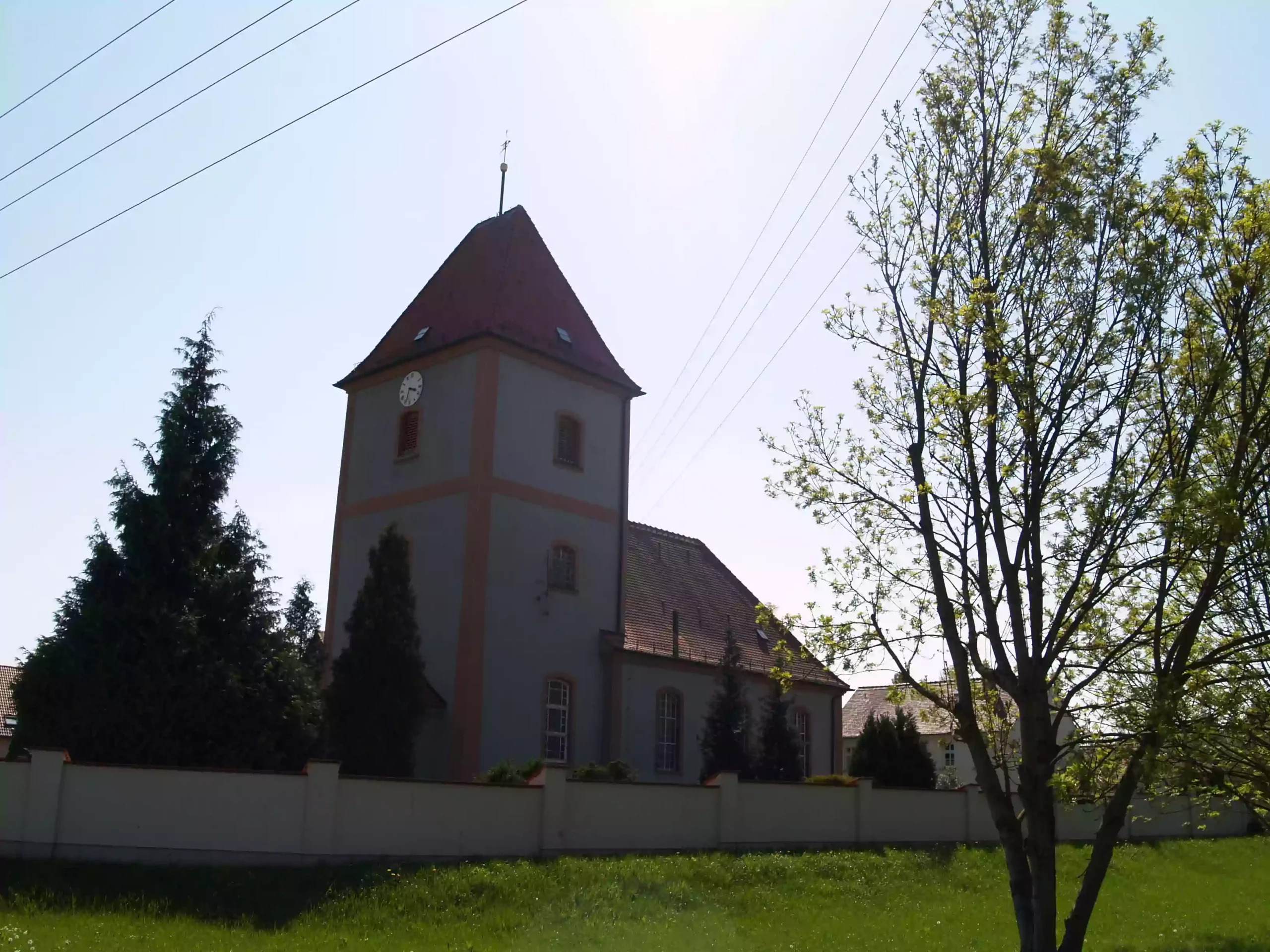 Kirche auf dem Friedhof Baalsdorf