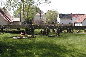 Gräber auf dem Friedhof Beiersdorf