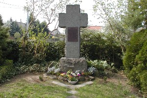 Denkmal auf dem Friedhof Bernbruch