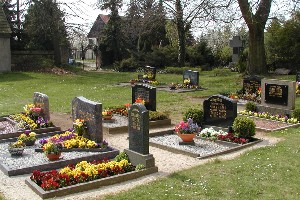 Gräber auf dem Friedhof Bernbruch