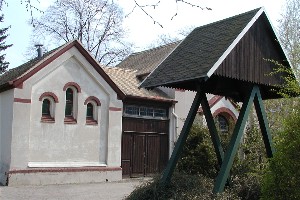 Trauerhalle auf dem Friedhof Borsdorf