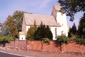 Kirche auf dem Friedhof Deuben