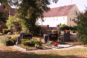Gräber auf dem Friedhof Deuben
