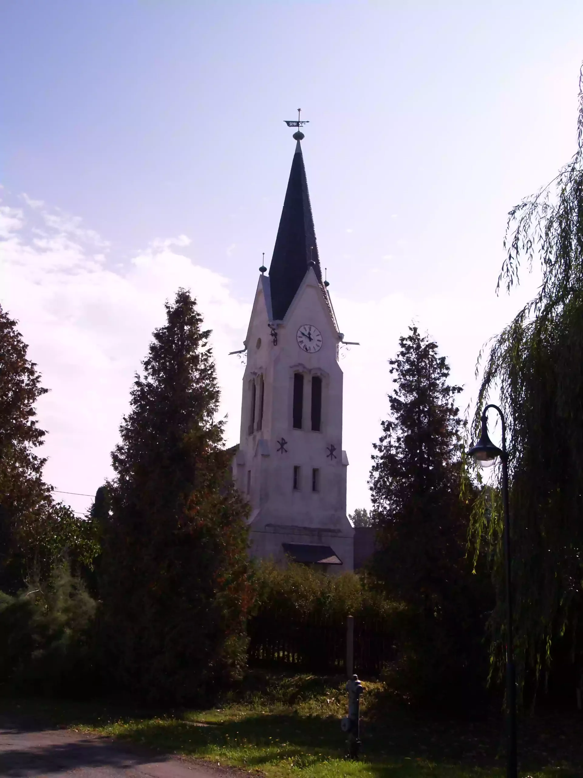 Kirche auf dem Friedhof Gottscheina