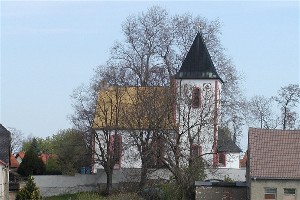 Kirche auf dem Friedhof Großpösna