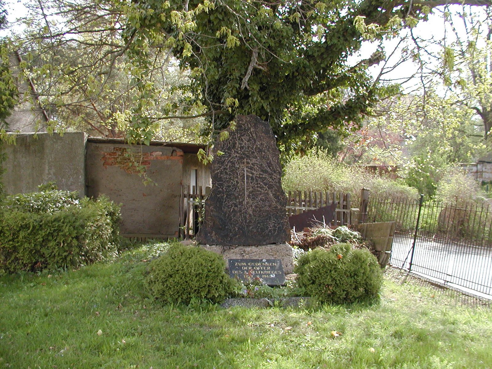 Grab auf dem Friedhof Glüdengossa