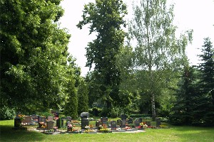 Gräber auf dem Friedhof Höfgen
