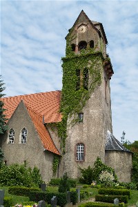 Kirche auf dem Friedhof Hohenstädt