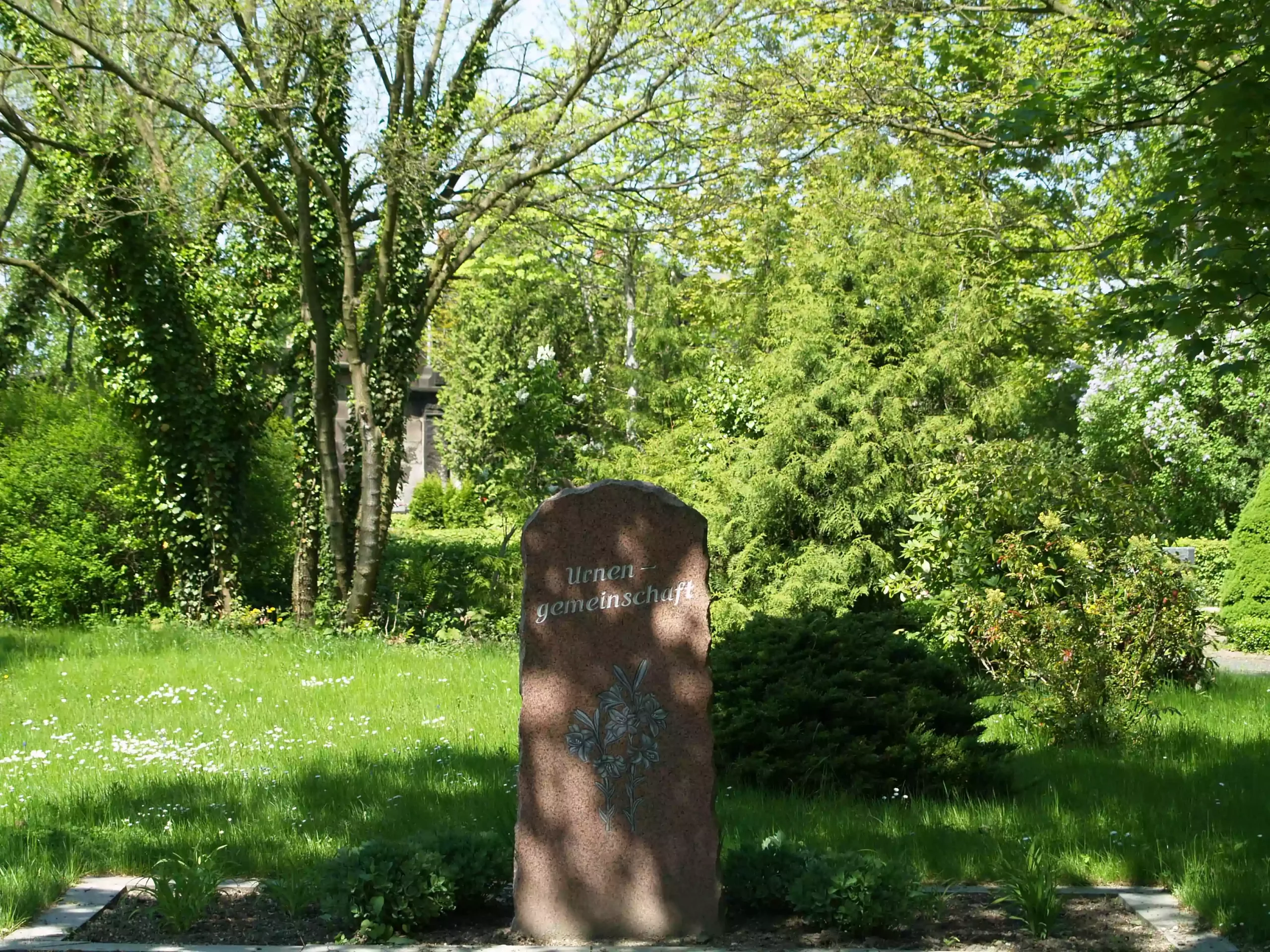 Grab auf dem Friedhof Kleinpösna