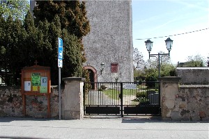 Eingang zum Friedhof Klinga