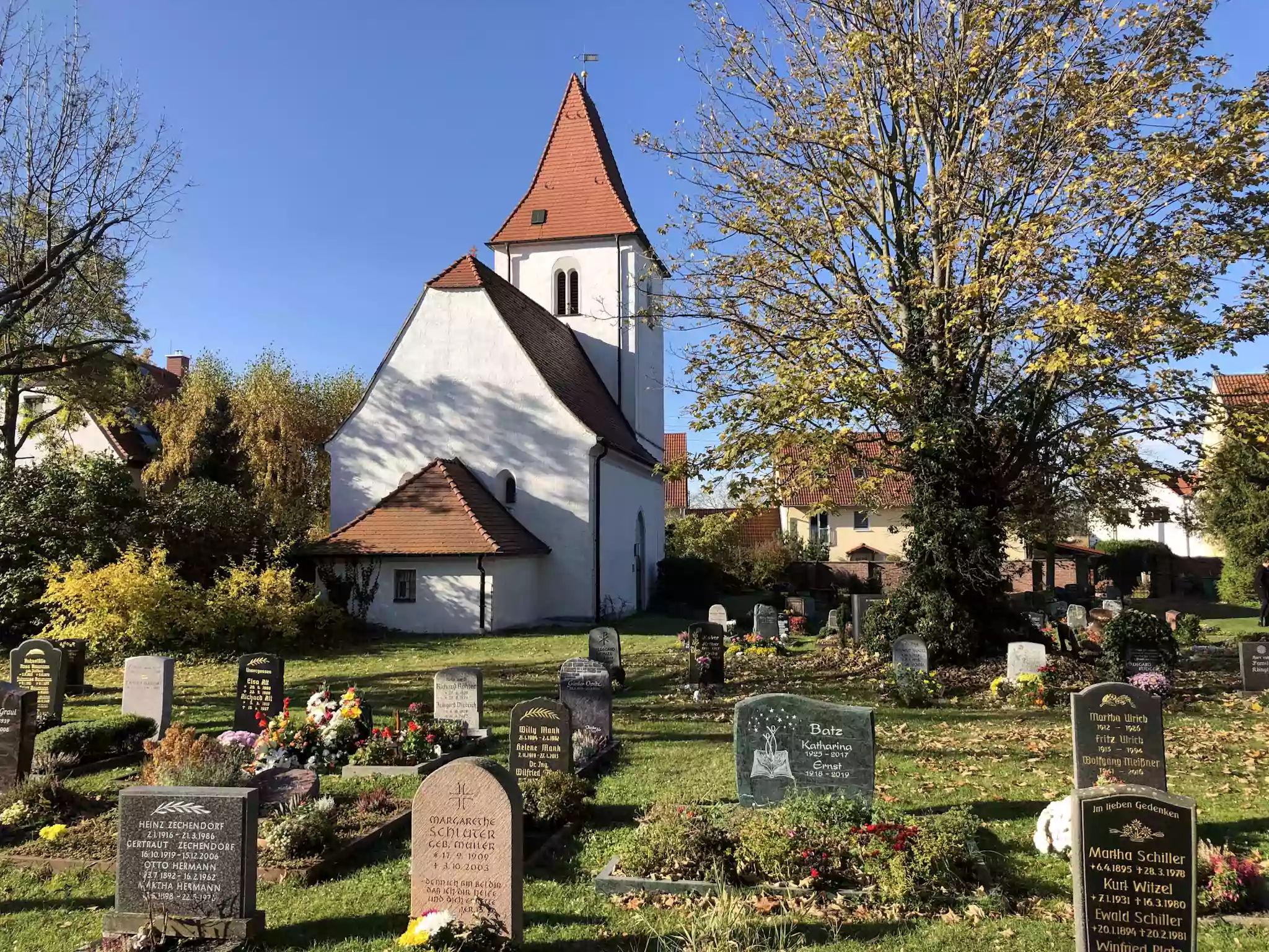 Kirche auf dem Friedhof Lausen