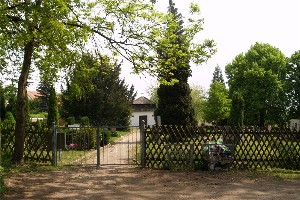 Eingang zum Friedhof Lützschena