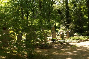Gräber auf dem Waldfriedhof Miltitz