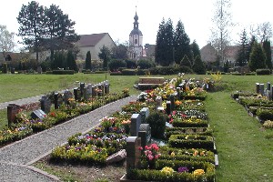 Gräber auf dem neuen Friedhof Machern