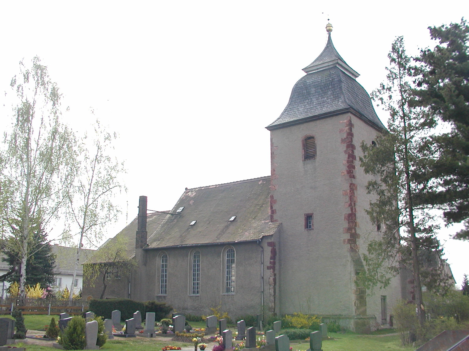 Kirche auf dem Friedhof Öltzschau