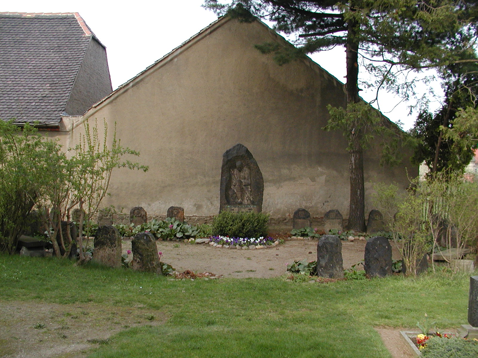 Gräber auf dem Friedhof Öltzschau