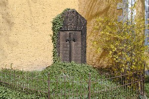 Denkmal auf dem Friedhof Sachsendorf