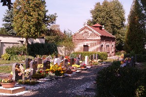 Trauerhalle auf dem Friedhof Schmölen
