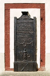 Tafel auf dem Friedhof Schönbach