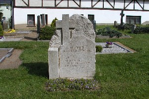 Grabstein auf dem Friedhof Störmtal