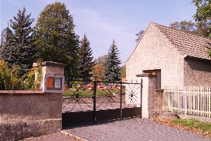 Eingang zum Friedhof Thammenhain