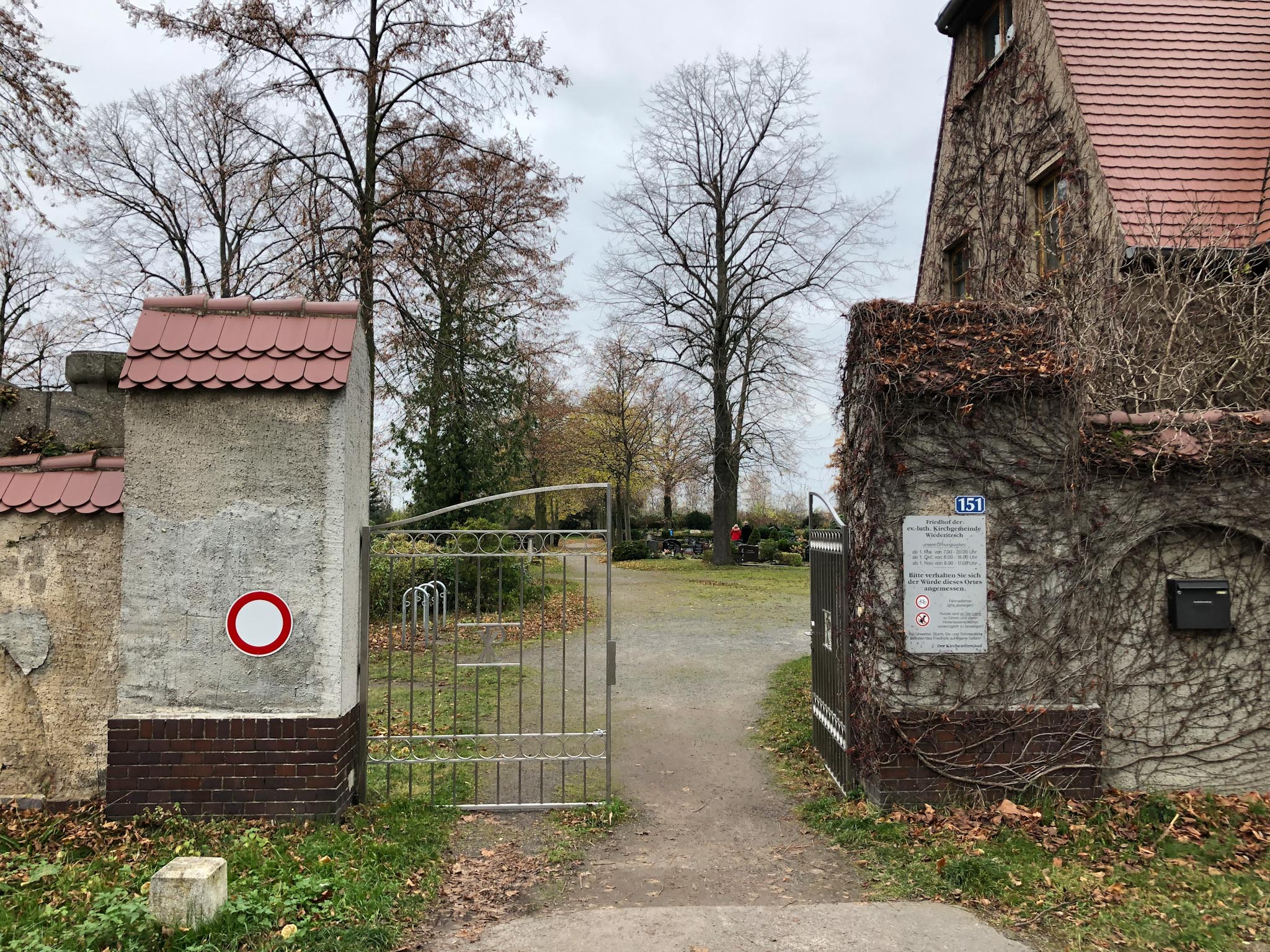 Eingang zum Friedhof Wiederitzsch