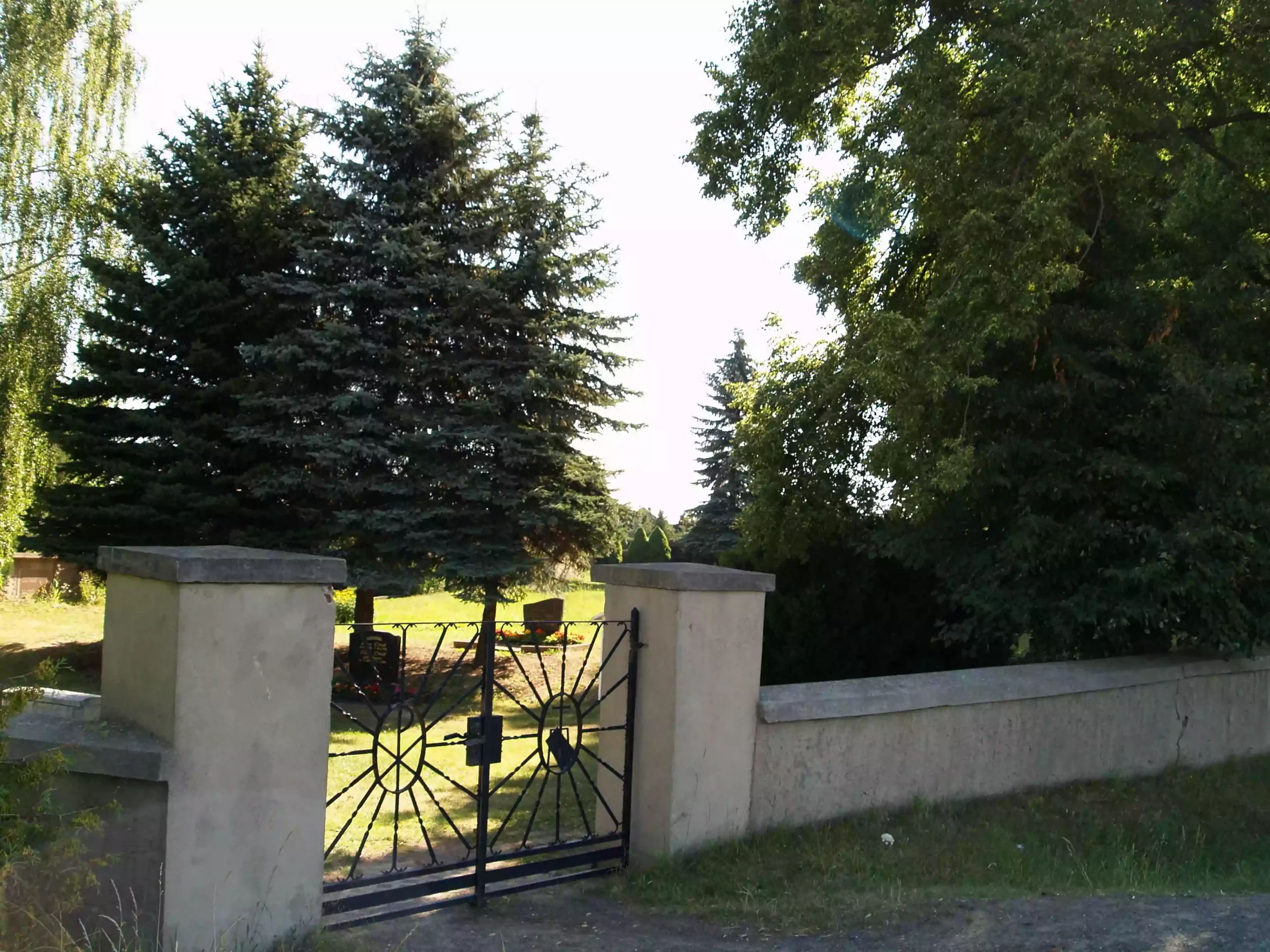 Eingang zum Friedhof Zschoppach