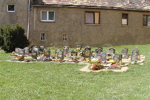 Gräber auf dem Friedhof Zschorna